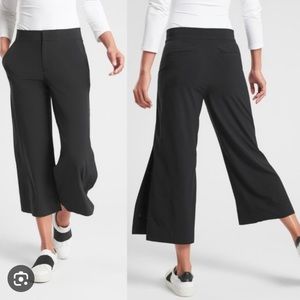 Athleta Tribeca cropped pants navy